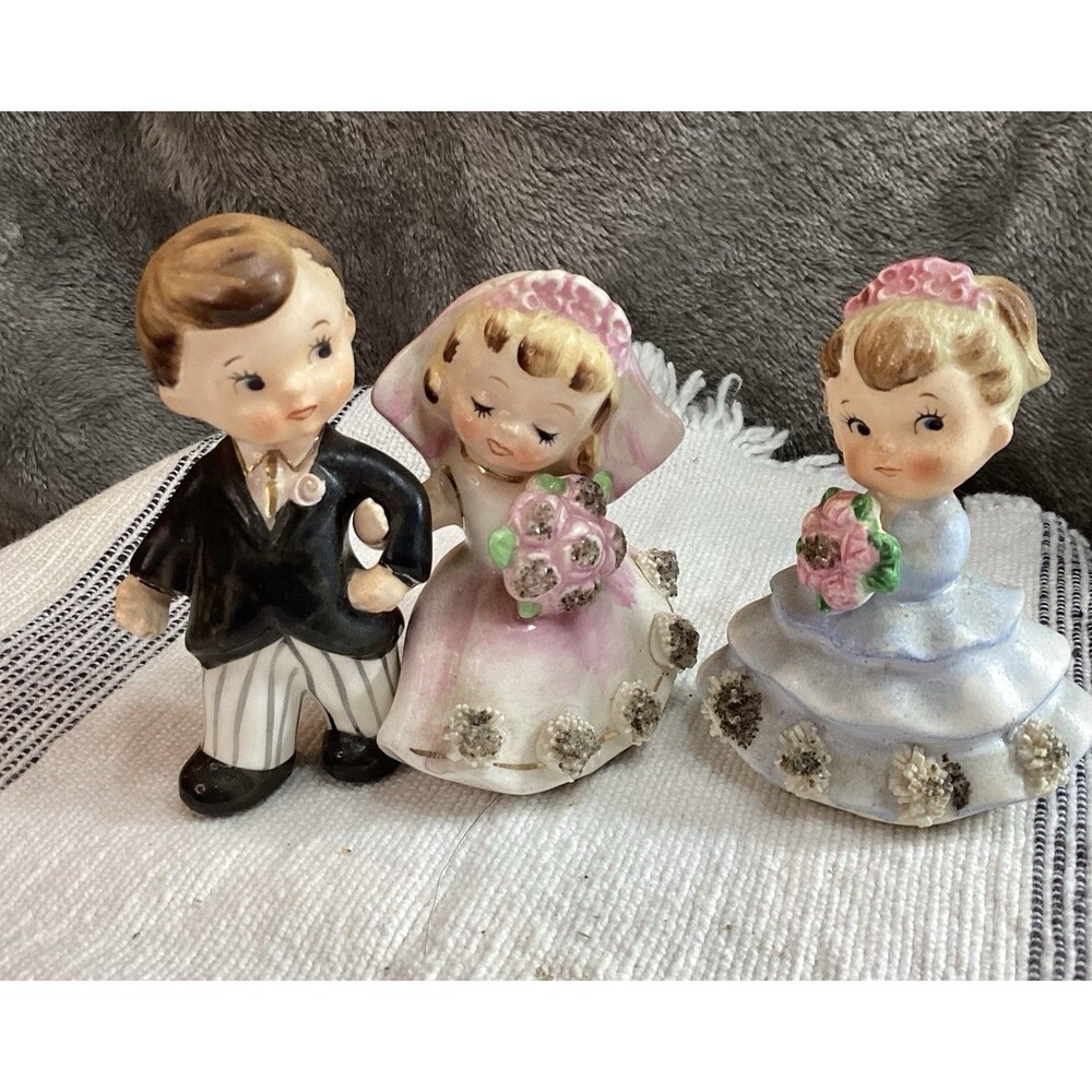 Vintage Bride Groom & Maid Of Honor Ceramic Figures Wedding Topper Table Decor